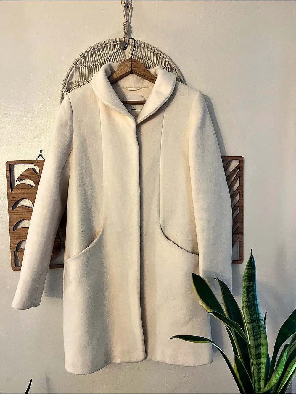 Aritzia Wilfred The Cocoon Coat Cream White Wool Cashmere Blend Minimalist Mid-L